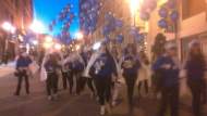 La Marea Azul de Msquechuchos recorre las calles de Oviedo